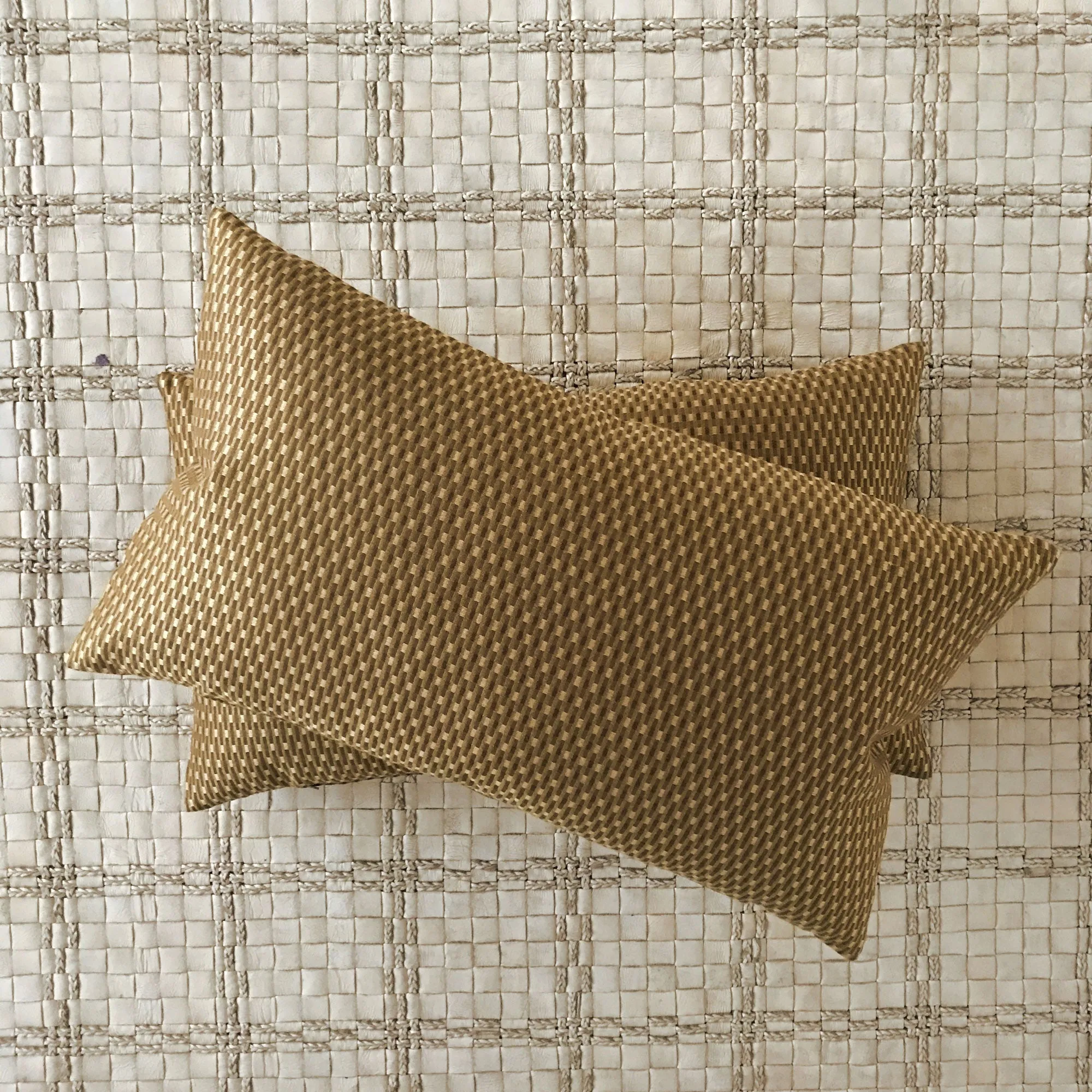 Avocado Geometric Lumbar Pillow Cover 15x26